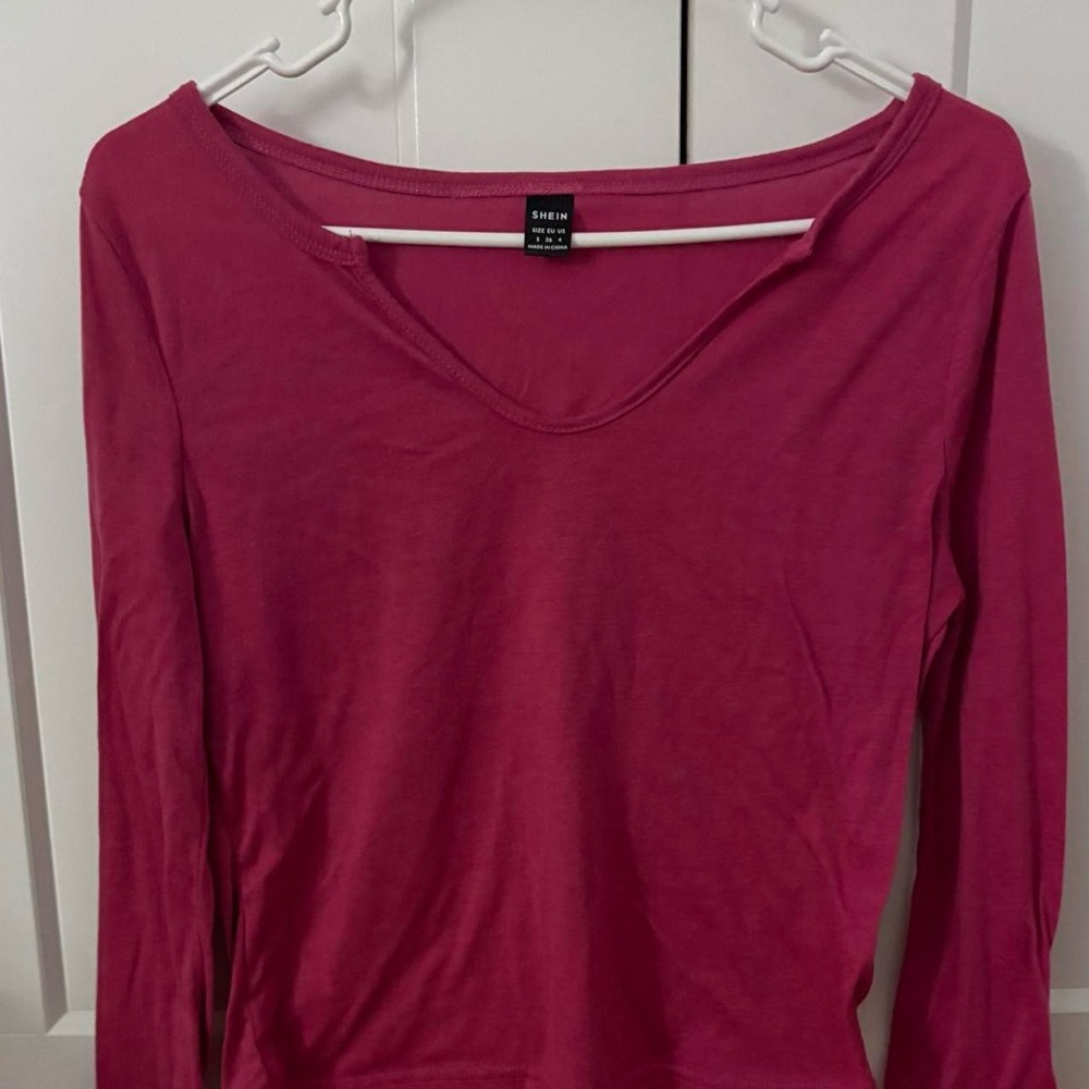 SHEIN Magenta Long Sleeve Tee